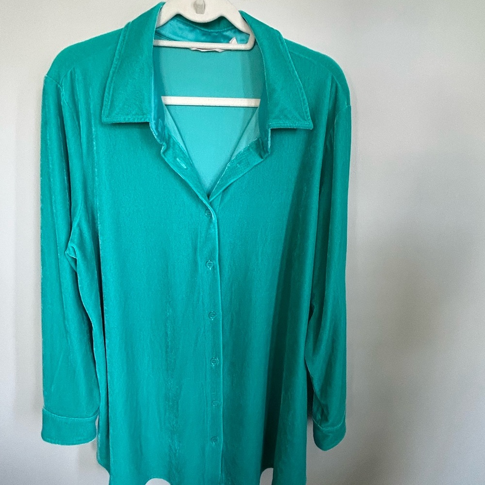 Soft Surroundings stretch velvet button up shirt in aqua size 1x